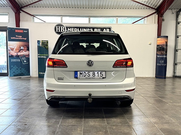 Volkswagen Golf Sportsvan 13 of 19