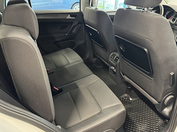 Volkswagen Golf Sportsvan 19 of 19