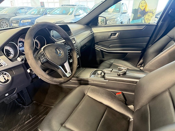 Mercedes-Benz E220 6 of 19
