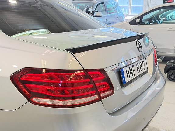 Mercedes-Benz E220 17 of 19
