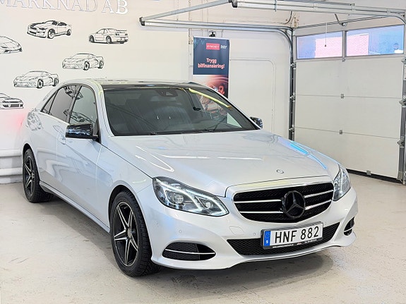 Mercedes-Benz E220 3 of 5