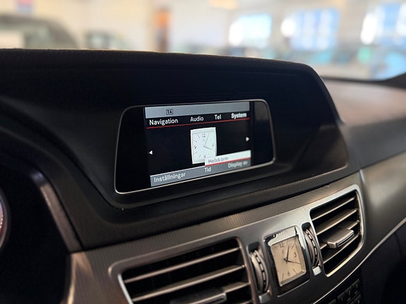 Mercedes-Benz E220 14 of 19