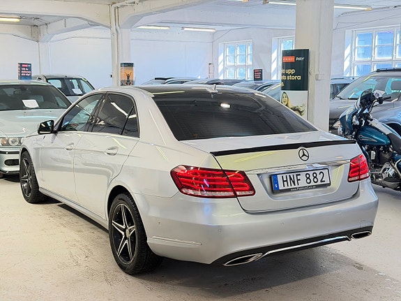 Mercedes-Benz E220 5 of 5
