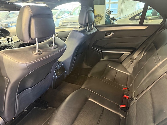 Mercedes-Benz E220 7 of 19