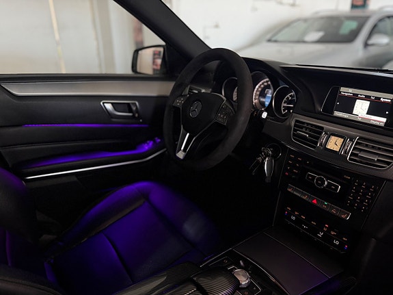Mercedes-Benz E220 10 of 19