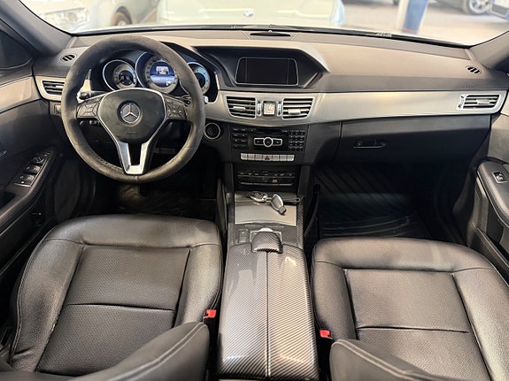 Mercedes-Benz E220 11 of 19
