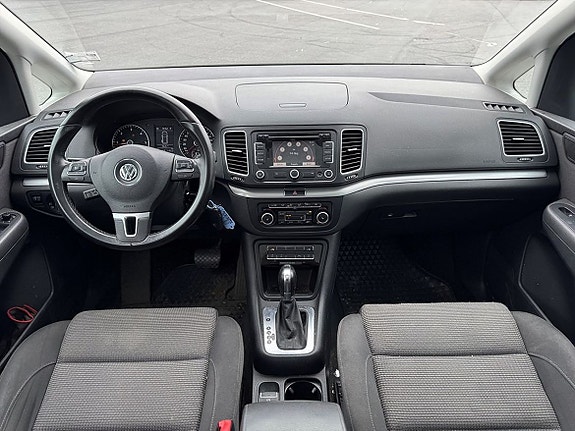 Volkswagen Sharan 9 of 17