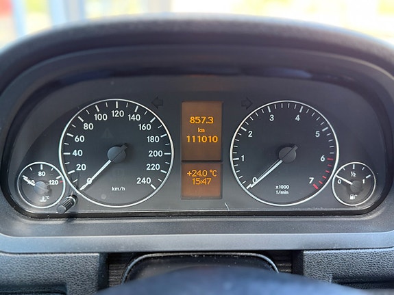Mercedes-Benz A160 9 of 30