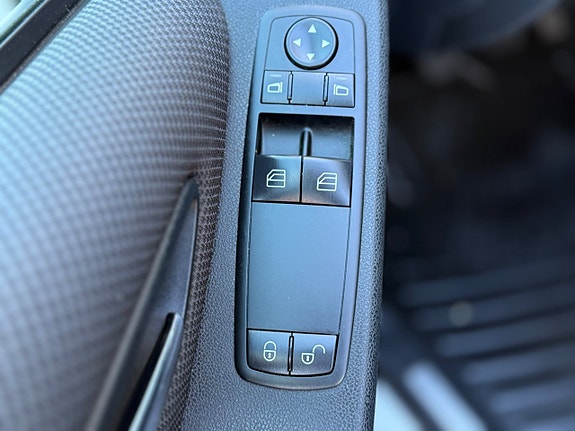 Mercedes-Benz A160 21 of 30