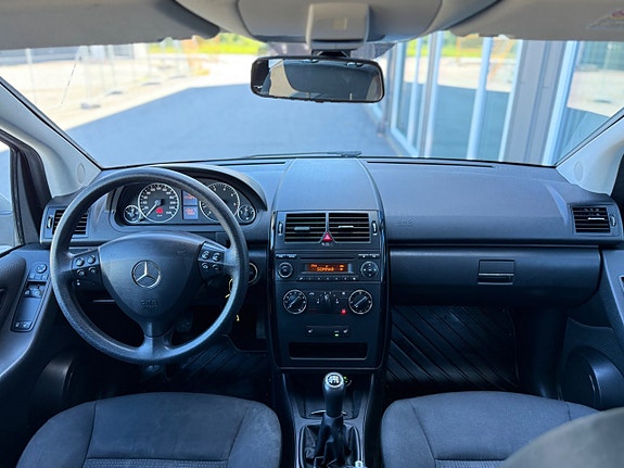Mercedes-Benz A160 7 of 30