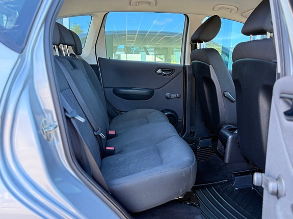 Mercedes-Benz A160 5 of 30