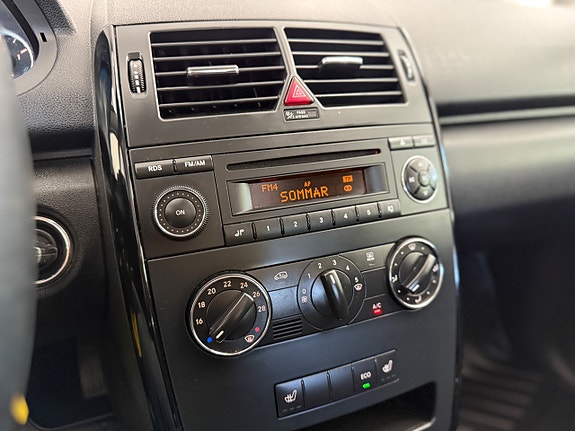 Mercedes-Benz A160 10 of 30