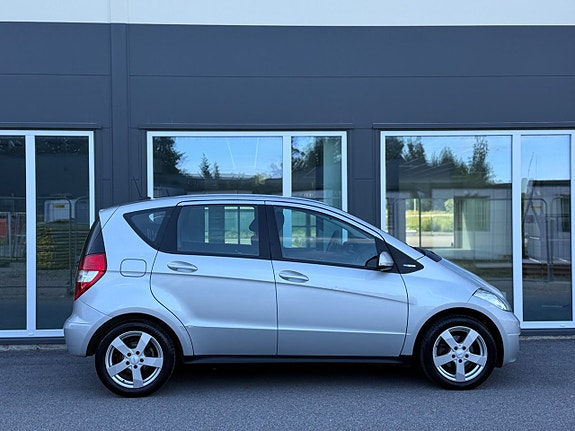 Mercedes-Benz A160 2 of 30