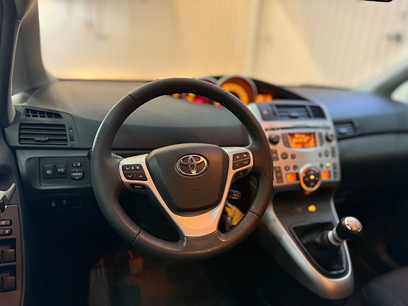 Toyota Verso 9 of 14