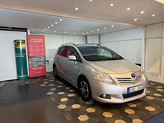 Toyota Verso 2 of 5