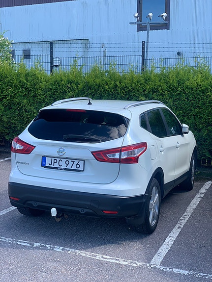 Nissan Qashqai 2 of 5