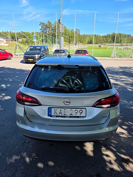 Opel Astra 4 of 5