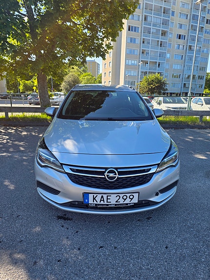 Opel Astra 2 of 5