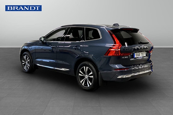 Volvo XC60 2 of 10