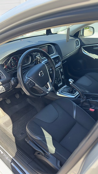 Volvo V40 4 of 5