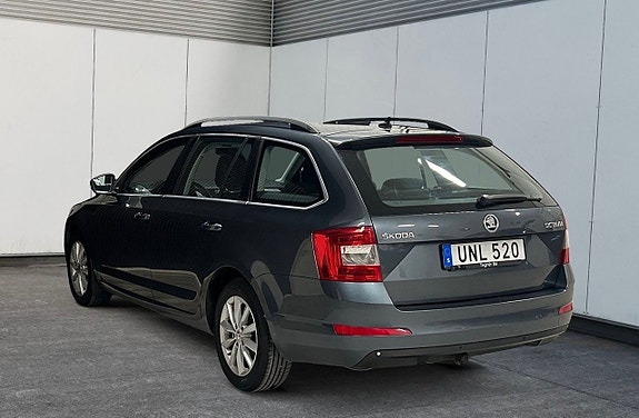 Skoda Octavia 3 of 5