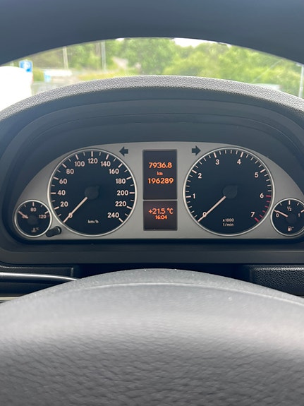 Mercedes-Benz B170 5 of 5