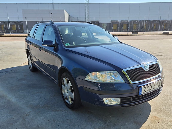 Skoda Octavia 2 of 5