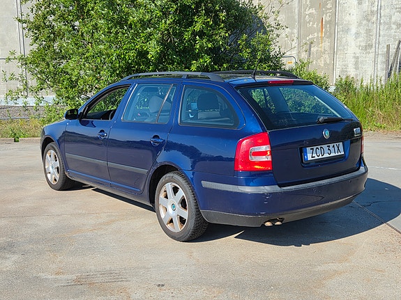 Skoda Octavia 3 of 5