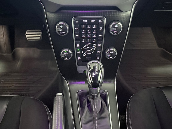 Volvo V40 16 of 20