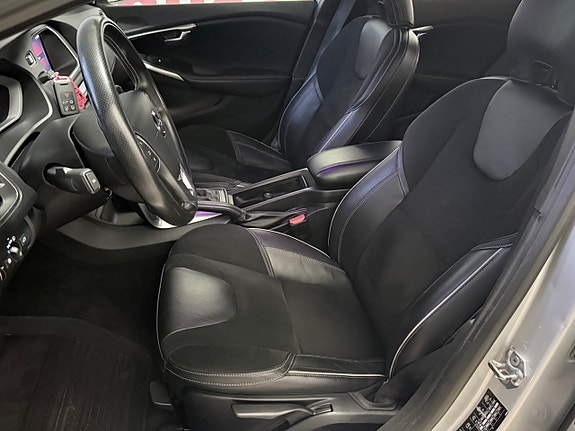 Volvo V40 10 of 20