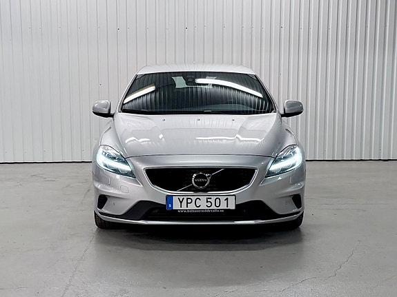 Volvo V40 8 of 20