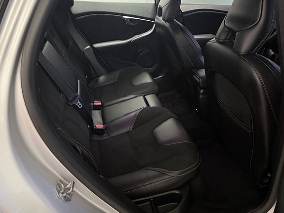Volvo V40 14 of 20