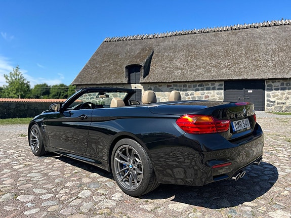 BMW M4 3 of 5