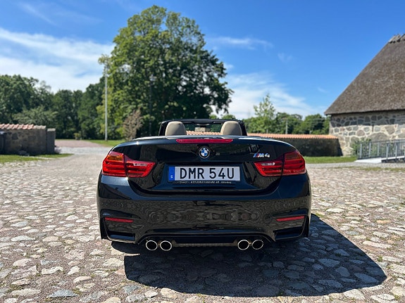 BMW M4 4 of 5