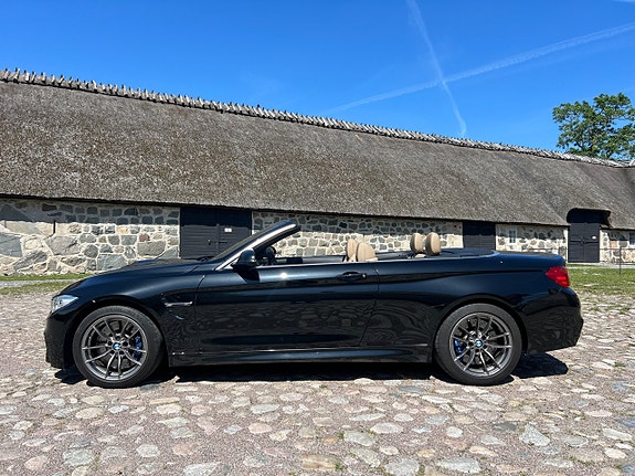 BMW M4 2 of 5