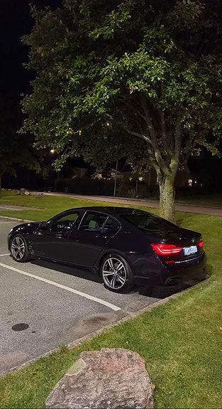BMW 740e 4 of 13