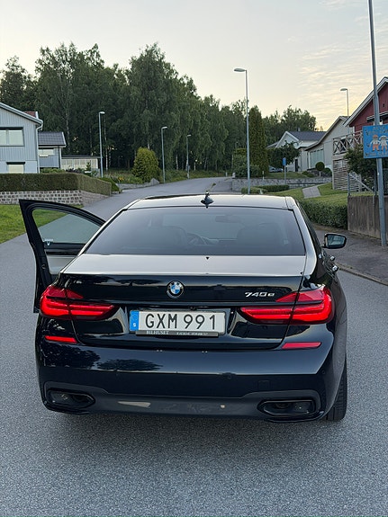 BMW 740e 4 of 12