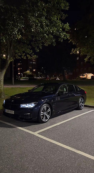 BMW 740e 2 of 13