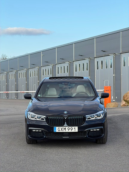 BMW 740e 5 of 12
