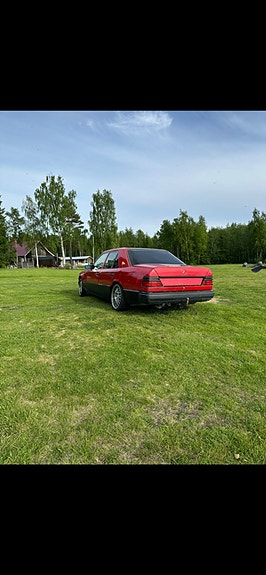 Mercedes-Benz 250 2 of 5