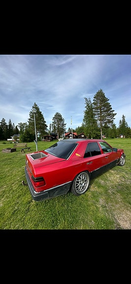 Mercedes-Benz 250 3 of 5