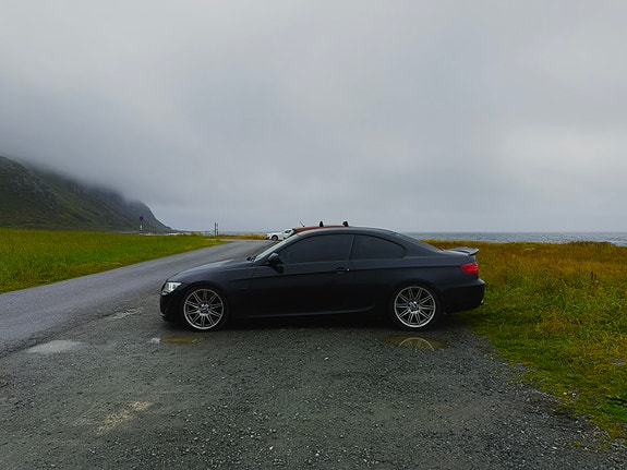 BMW 335i 2 of 5