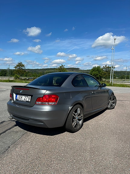 BMW 120d 2 of 4