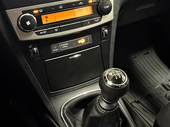 Toyota Avensis 17 of 22