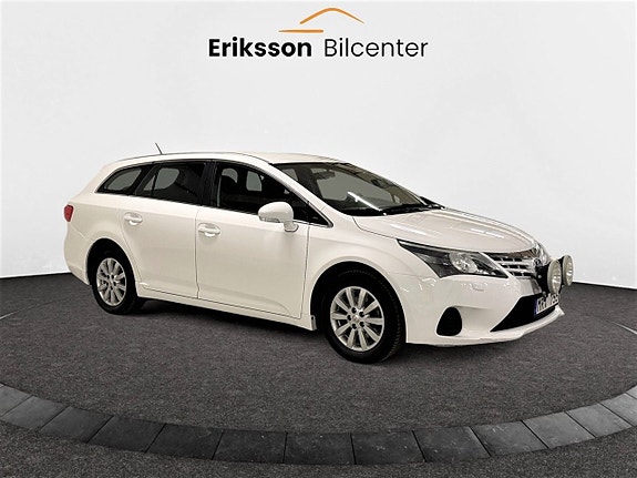Toyota Avensis 2 of 5