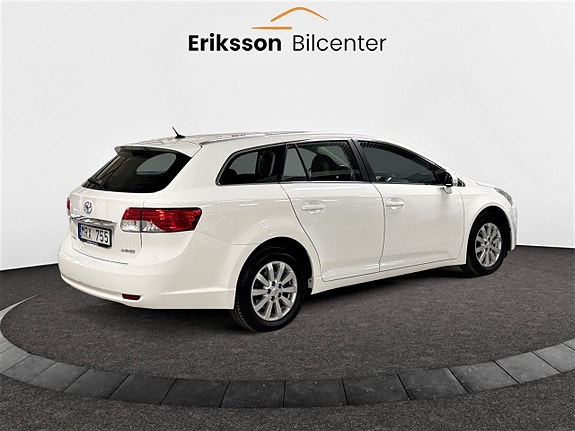 Toyota Avensis 5 of 5