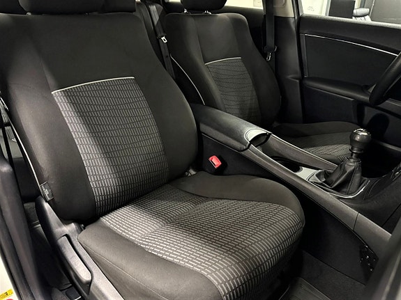 Toyota Avensis 18 of 22