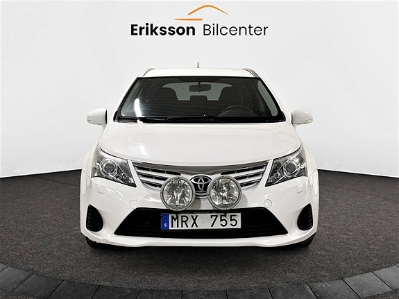 Toyota Avensis 3 of 5