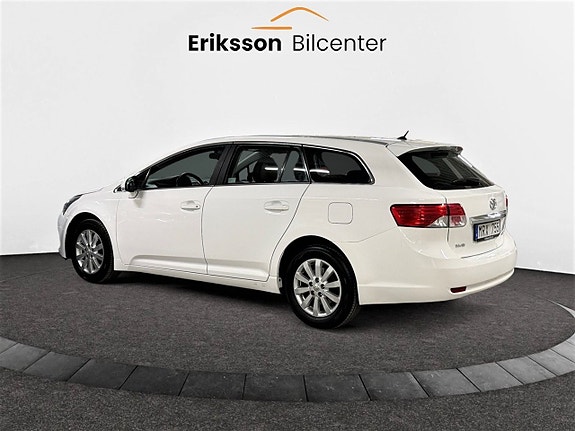 Toyota Avensis 4 of 5
