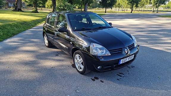 Renault Clio 2 of 5